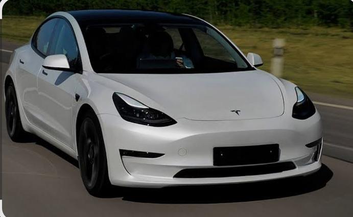 Executive transport car in the UAE